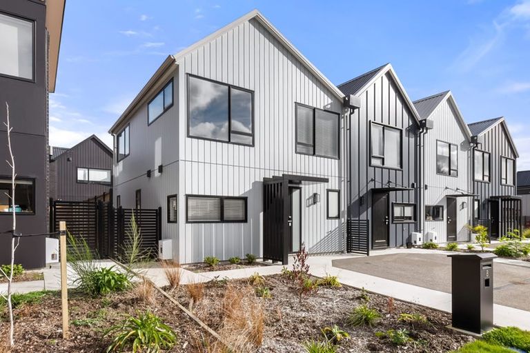 Photo of property in 8 Betty Boyes Street, Wallaceville, Upper Hutt, 5018