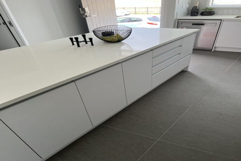 Photo of property in 10 Kapia Road, Westgate, Auckland, 0614