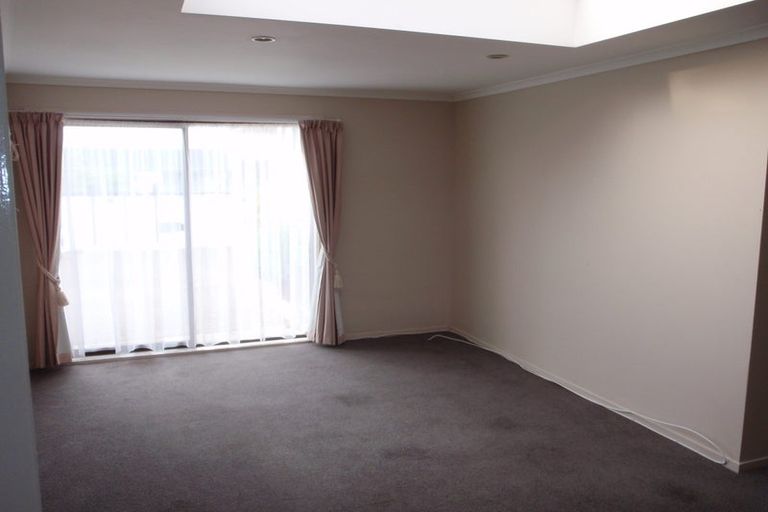 Photo of property in 9 Rangitane Street, Maupuia, Wellington, 6022