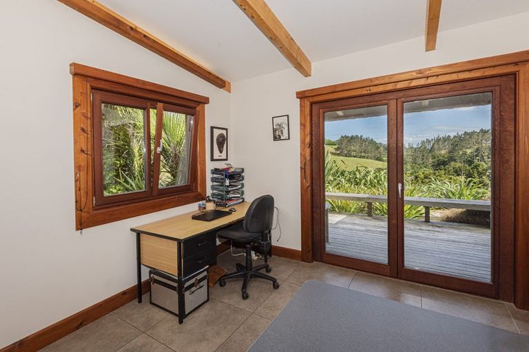 Photo of property in 114 Hay Road, Helena Bay, Hikurangi, 0184