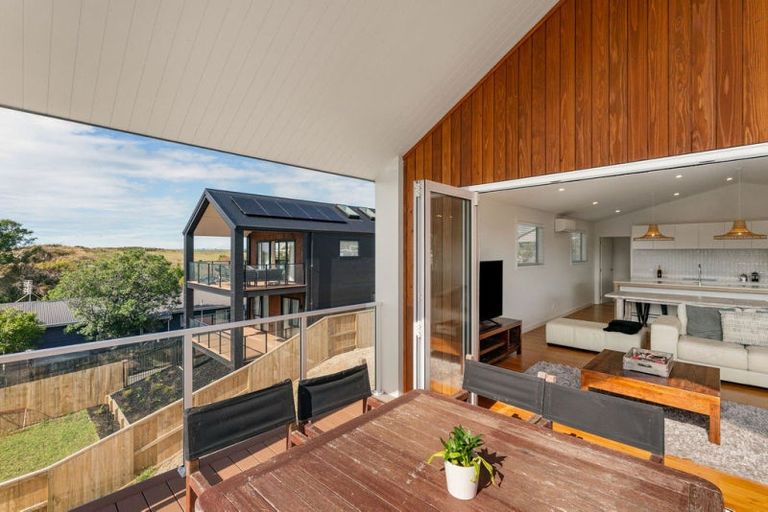 Photo of property in 1335d Papamoa Beach Road, Papamoa Beach, 3118