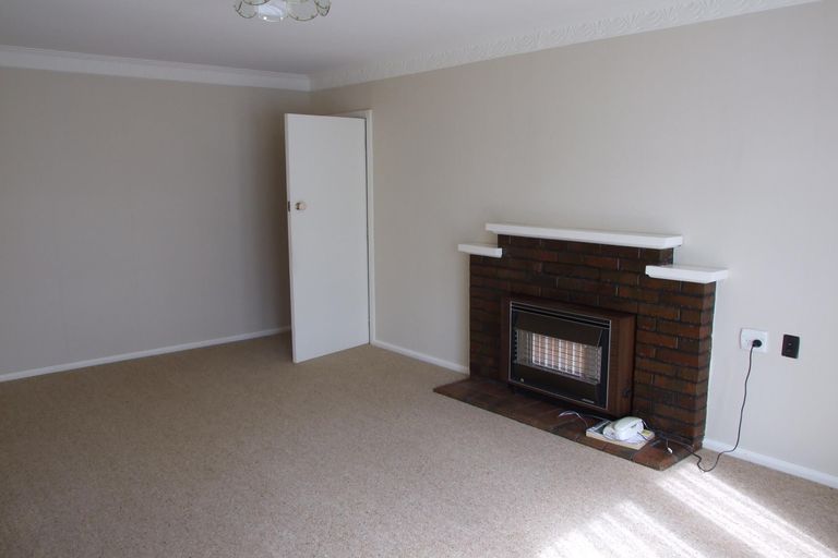 Photo of property in 120 Pahiatua Street, Hokowhitu, Palmerston North, 4410