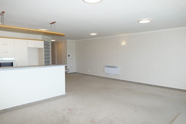 Photo of property in Ocean Apartments, 44-46 Marine Parade, Paraparaumu Beach, Paraparaumu, 5032
