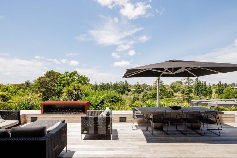 Photo of property in 92 Braid Road, St Andrews, Hamilton, 3200