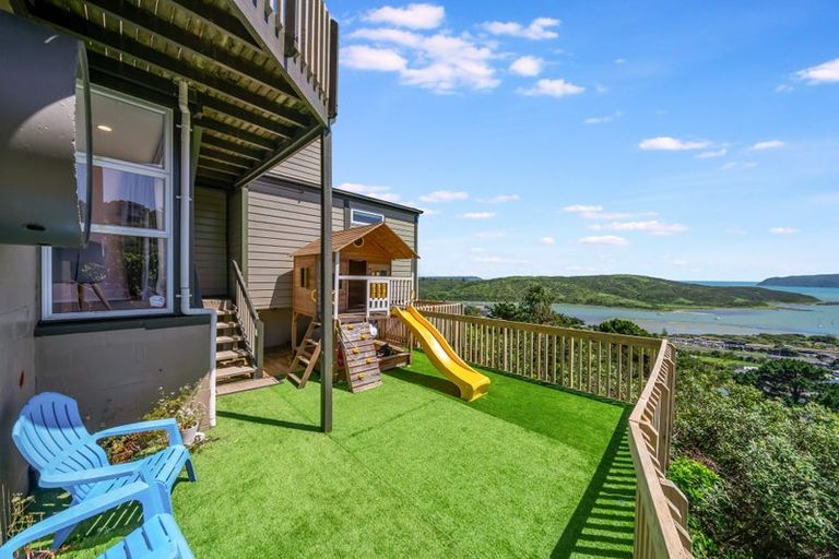 Photo of property in 13 Ettrick Grove, Papakowhai, Porirua, 5024