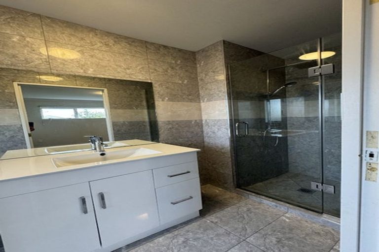 Photo of property in 3 Taatahi Street, Weymouth, Auckland, 2103