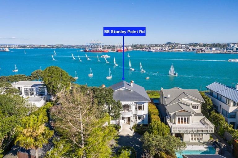 Photo of property in 55 Stanley Point Road, Stanley Point, Auckland, 0624