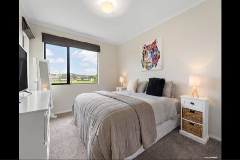Photo of property in 18 The Glade North, Pukekohe, 2120