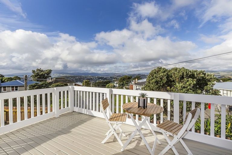 Photo of property in 2 Rakihau Place, Titahi Bay, Porirua, 5022