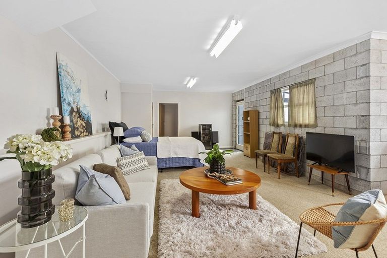 Photo of property in 31 Winston Street, Crofton Downs, Wellington, 6035