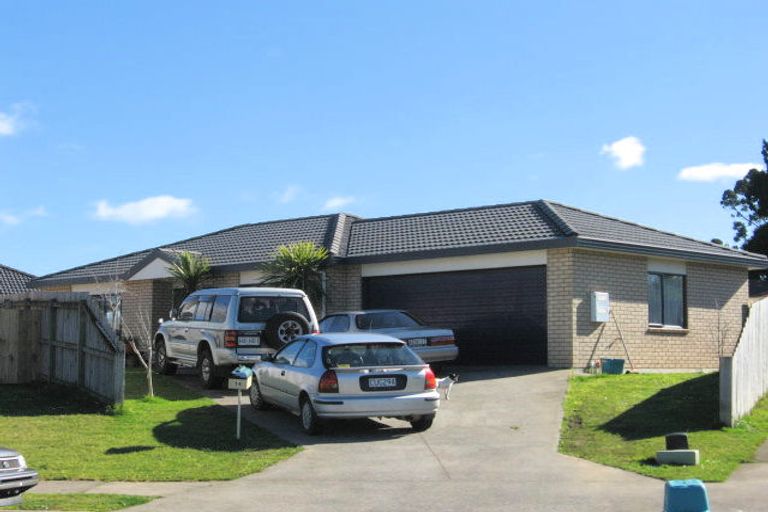 Photo of property in 14 Liddesdale Place, Papakura, 2110