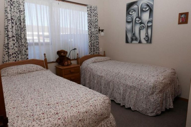 Photo of property in 2/8 James Condon Place, Redwood, Christchurch, 8051