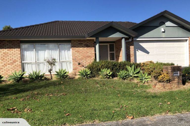 Photo of property in 30 Newinn Crescent, East Tamaki Heights, Auckland, 2016