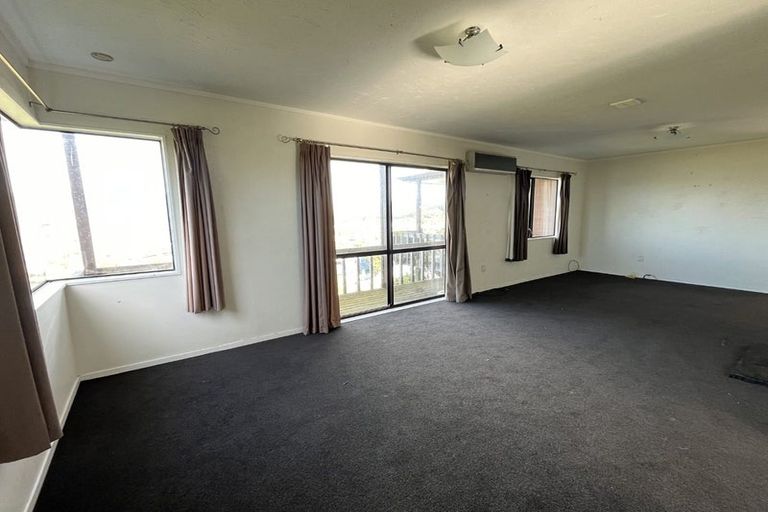 Photo of property in 52c Westhaven Drive, Tawa, Wellington, 5028