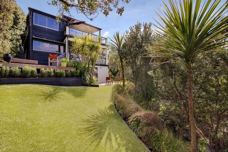 Photo of property in 16 Seacliffe Avenue, Belmont, Auckland, 0622