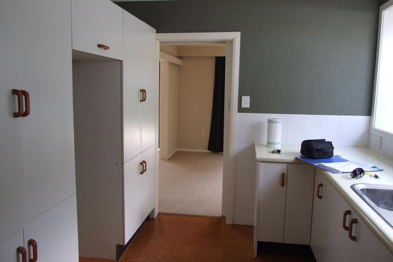 Photo of property in 120 Pahiatua Street, Hokowhitu, Palmerston North, 4410