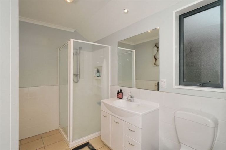 Photo of property in 16a Highwood Lane, Burnside, Christchurch, 8053