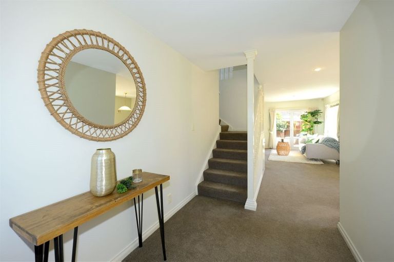 Photo of property in 233 Avonhead Road, Avonhead, Christchurch, 8042
