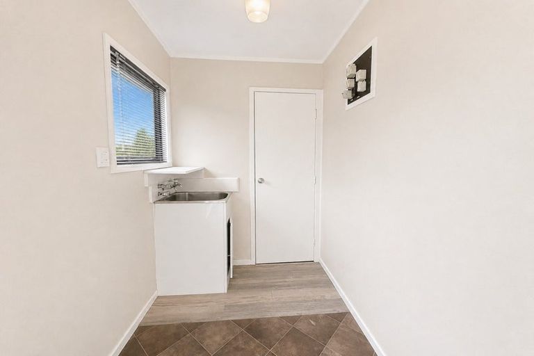 Photo of property in 2/25 Melleray Place, Randwick Park, Auckland, 2105