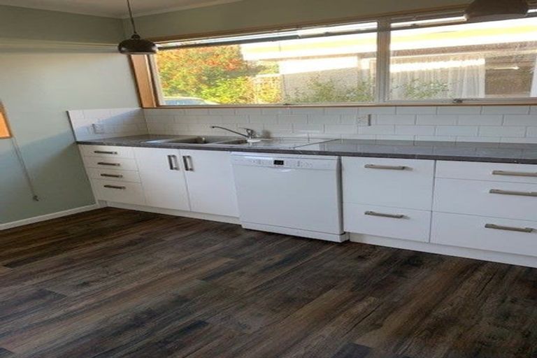 Photo of property in 9 Bermuda Grove, Paraparaumu Beach, Paraparaumu, 5032