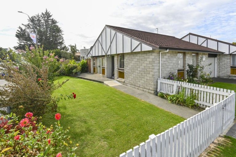 Photo of property in 1/510 Heretaunga Street East, Hastings, 4122