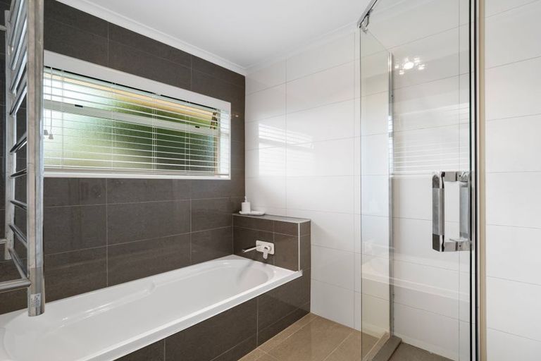 Photo of property in 6 Madeira Close, Papamoa Beach, Papamoa, 3118