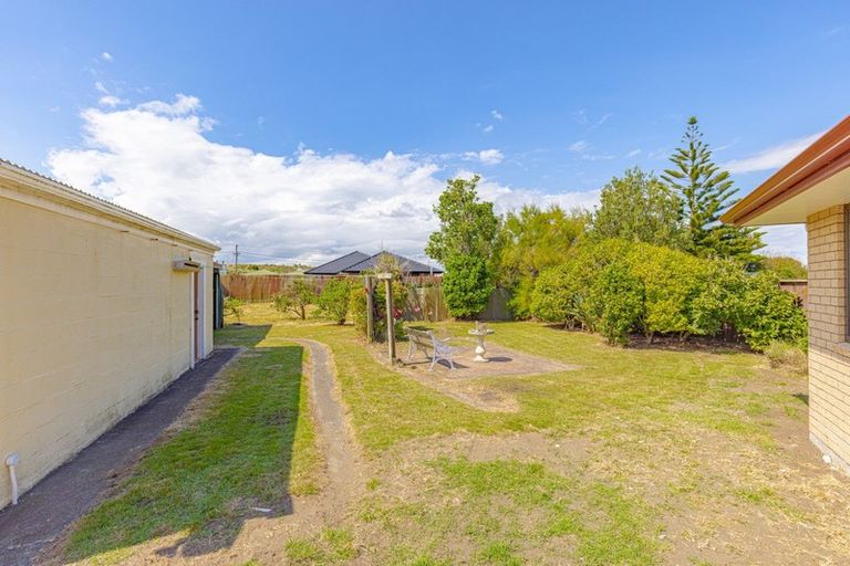 Photo of property in 48 Thatcher Street, Castlecliff, Whanganui, 4501