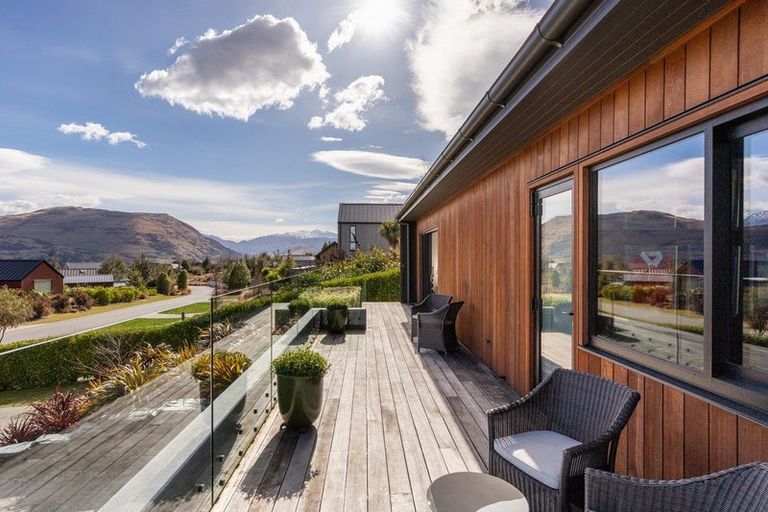 Photo of property in 15 Ellesmere Avenue, Jacks Point, Queenstown, 9371