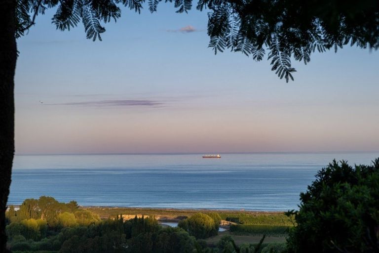 Photo of property in 11 Kaimata Road, Bay View, Napier, 4182