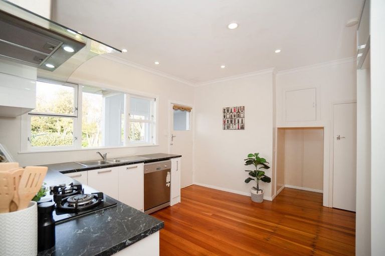 Photo of property in 6 Swansea Street, Hokowhitu, Palmerston North, 4410