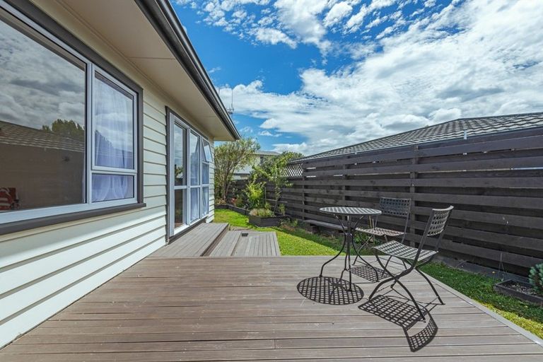 Photo of property in 42 Abraham Crescent, Milson, Palmerston North, 4414