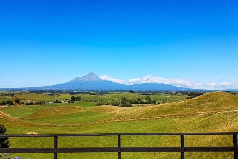 Photo of property in 821 Tariki Road, Ratapiko, Inglewood, 4390