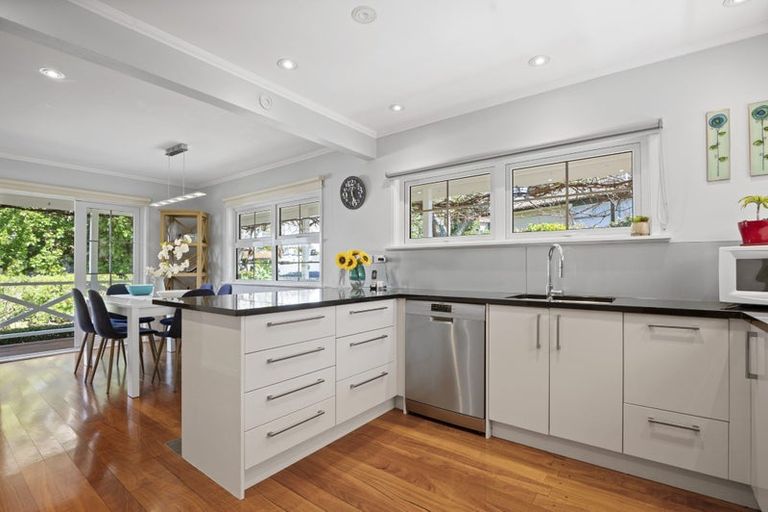 Photo of property in 12 Regia Close, Half Moon Bay, Auckland, 2012