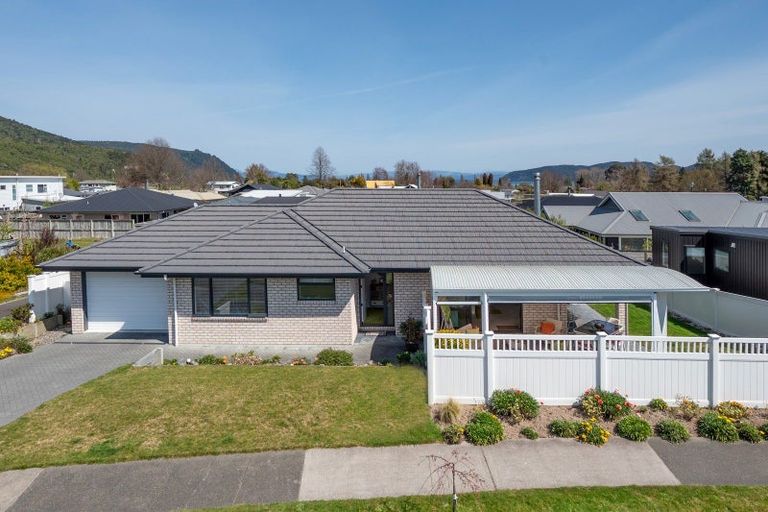 Photo of property in 110 Kenrigg Road, Kinloch, Taupo, 3377