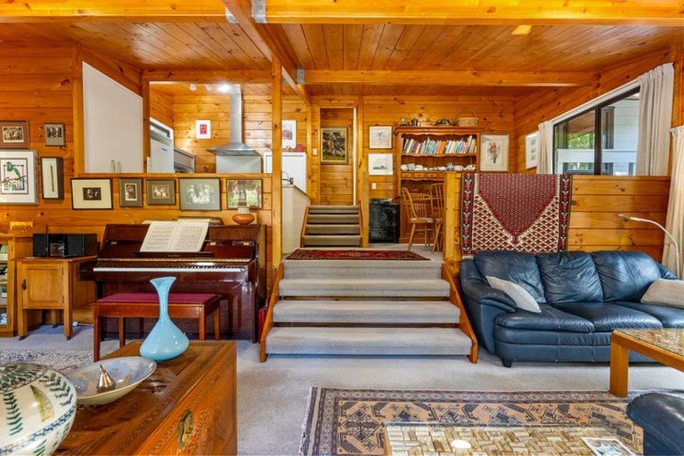 Photo of property in 89 Brick Bay Drive, Sandspit, Warkworth, 0982