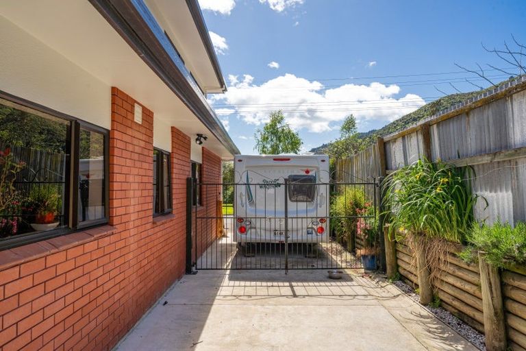 Photo of property in 21 Turners Road, Waikawa, Picton, 7220