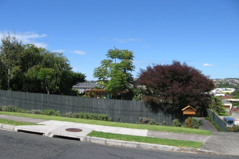 Photo of property in 2/35 Orchard Road, Browns Bay, Auckland, 0630
