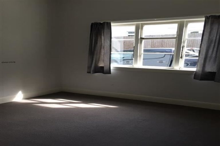 Photo of property in 42 Coote Road, Bluff Hill, Napier, 4110