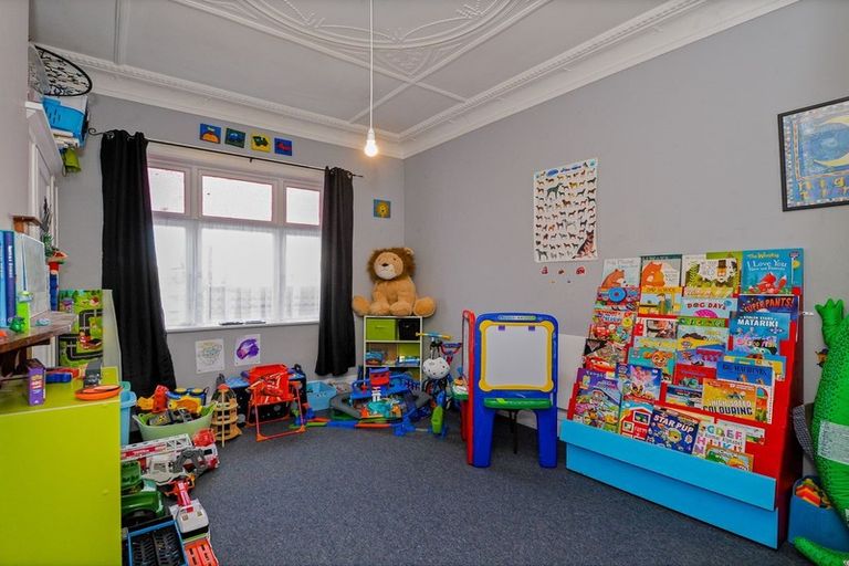 Photo of property in 206 Oxford Street, South Dunedin, Dunedin, 9012