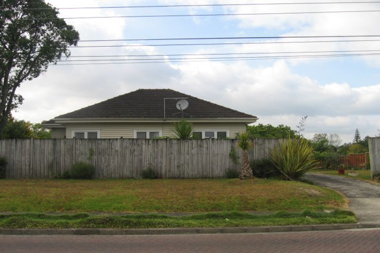 Photo of property in 2/43 Hogans Road, Glenfield, Auckland, 0629