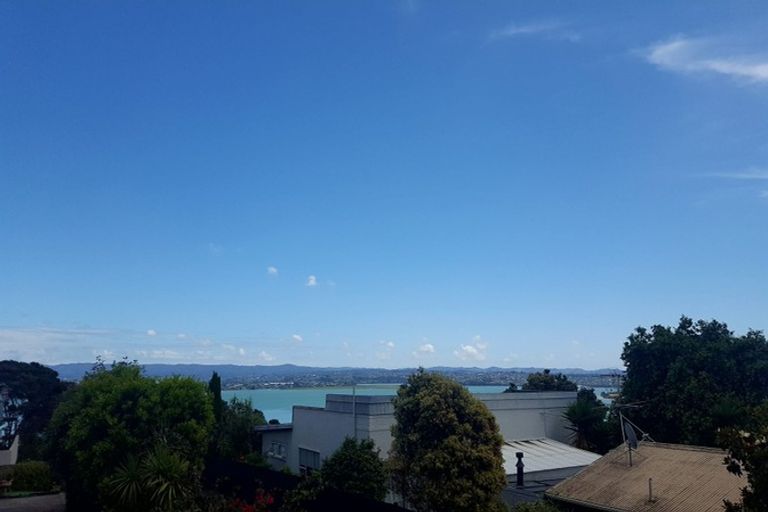 Photo of property in 2/130 Rangatira Road, Beach Haven, Auckland, 0626