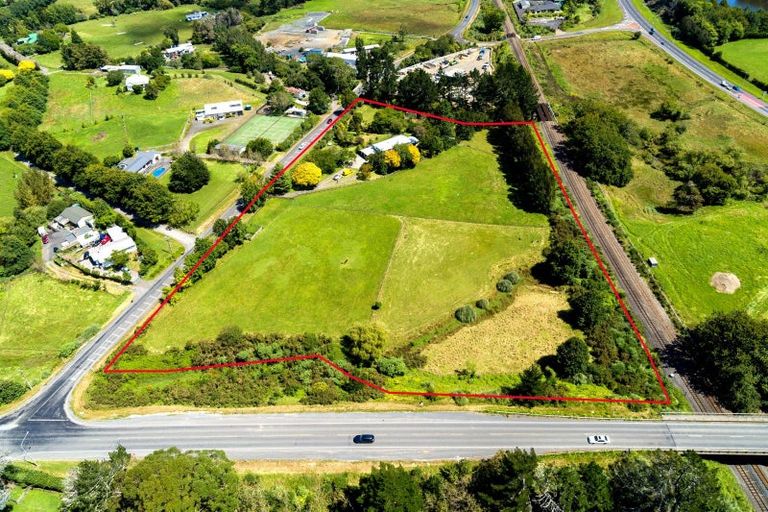 Photo of property in 36 Pitt Road, Runciman, Drury, 2578