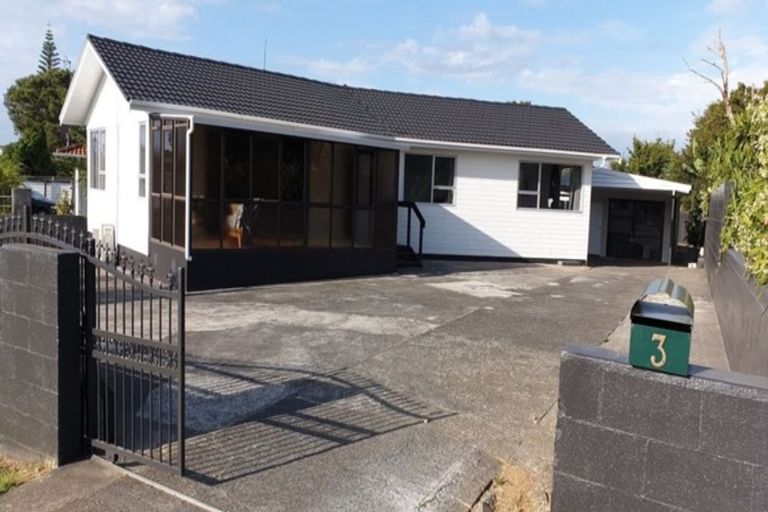 Photo of property in 3 Chelburn Crescent, Mangere East, Auckland, 2024