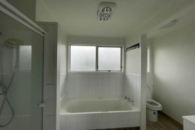 Photo of property in 24 Becker Drive, Weymouth, Auckland, 2103