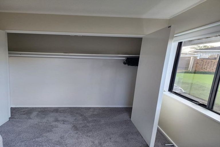 Photo of property in 102 Wiseley Road, West Harbour, Auckland, 0618