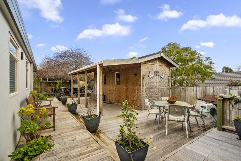 Photo of property in 1 Guildford Place, Bethlehem, Tauranga, 3110