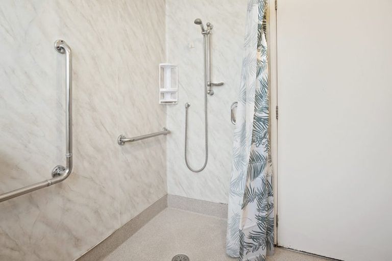 Photo of property in 71b Commercial Road, Helensville, 0800