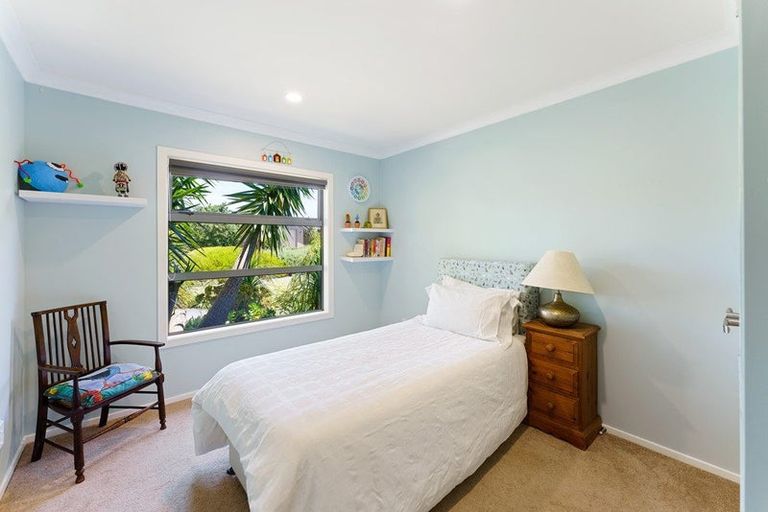 Photo of property in 35 Simpson Crescent, Raumati Beach, Paraparaumu, 5032