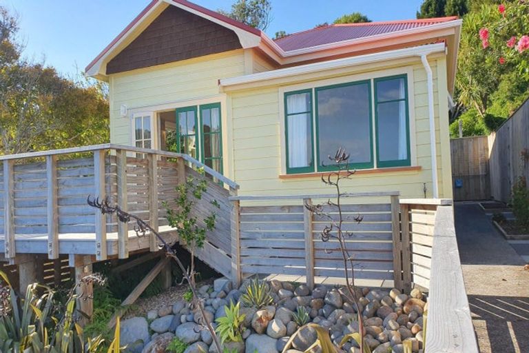 Photo of property in 32 Bonithon Avenue, Moturoa, New Plymouth, 4310