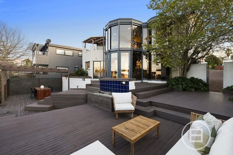 Photo of property in 11 Beatrice Avenue, Hillcrest, Auckland, 0627